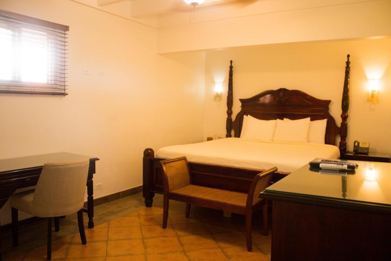 Altamont West Hotel Бухта Монтего Экстерьер фото