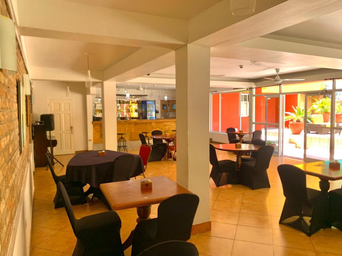 Altamont West Hotel Бухта Монтего Экстерьер фото