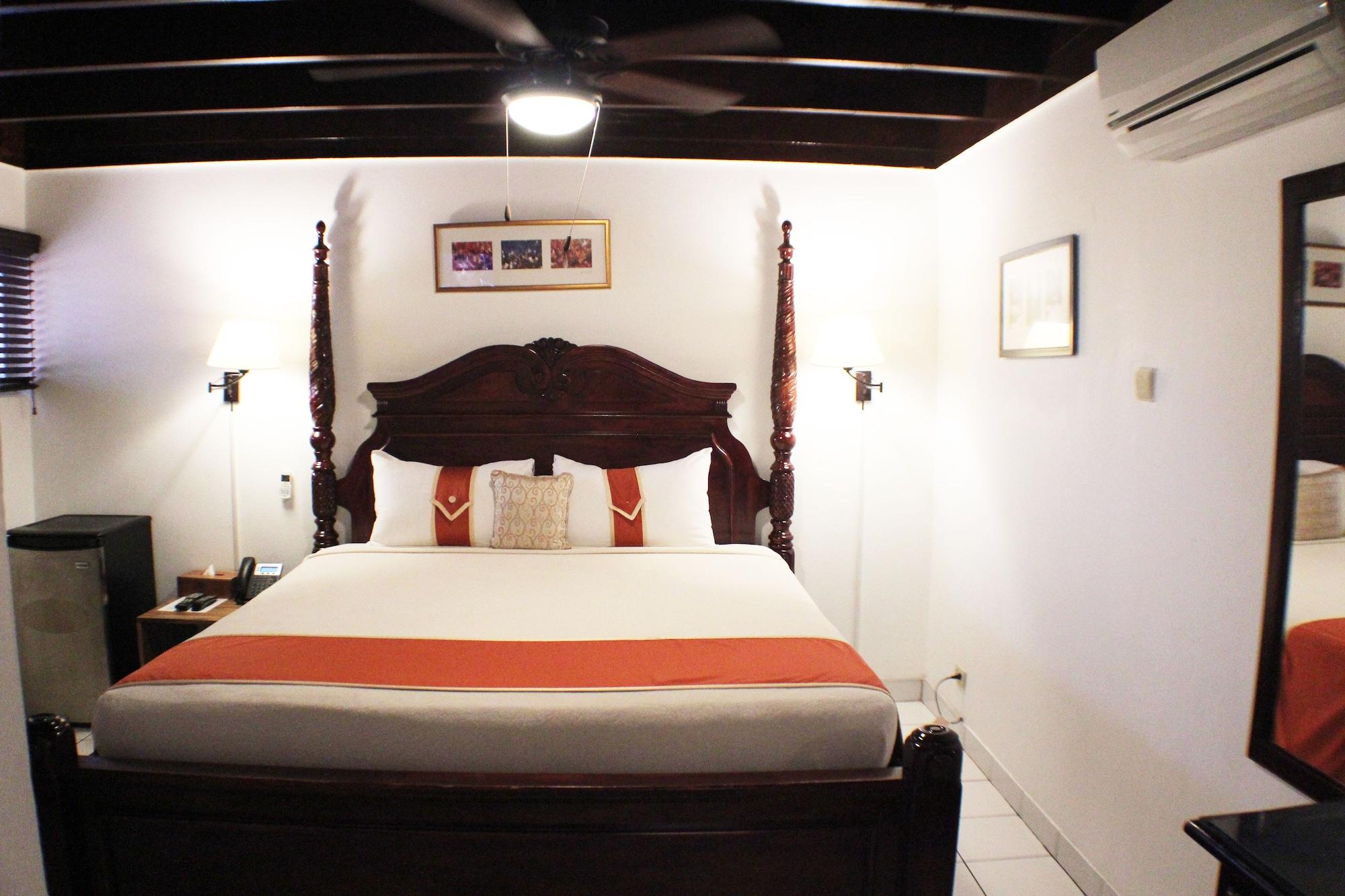 Altamont West Hotel Бухта Монтего Экстерьер фото