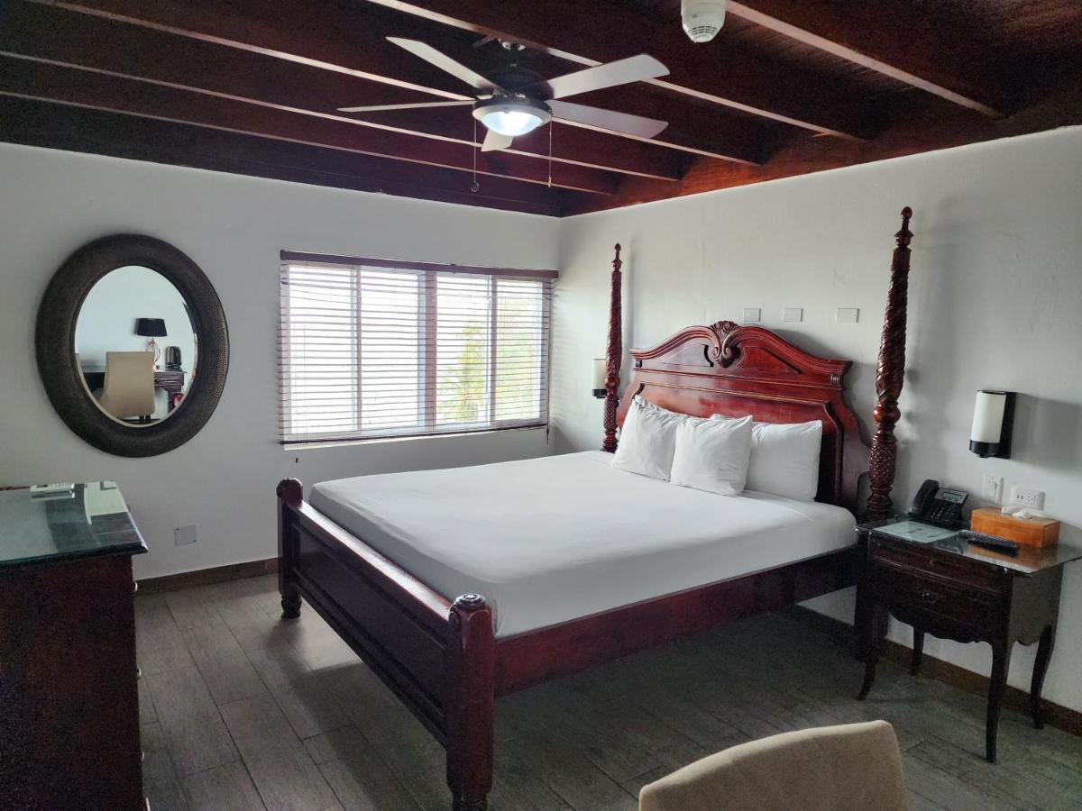 Altamont West Hotel Бухта Монтего Экстерьер фото