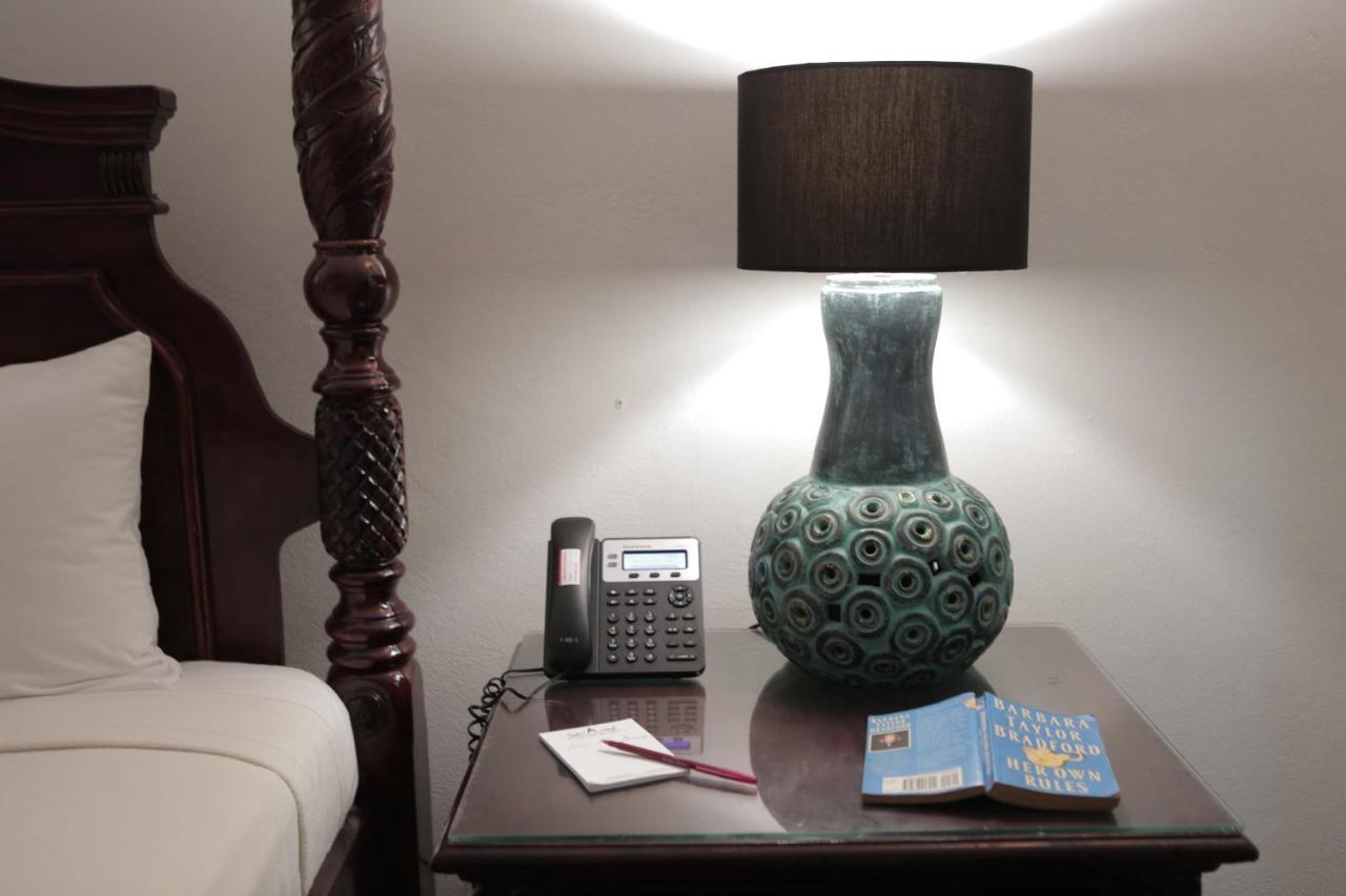 Altamont West Hotel Бухта Монтего Экстерьер фото